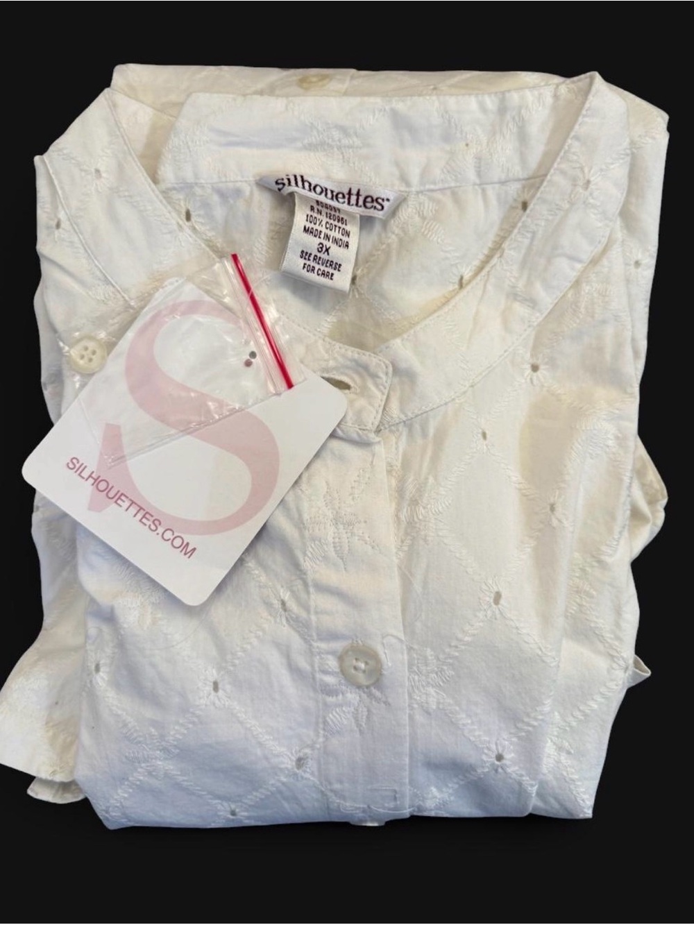 NWT Women’s Silhouette White Eyelet cotton Button-Front Top Plus size 3X